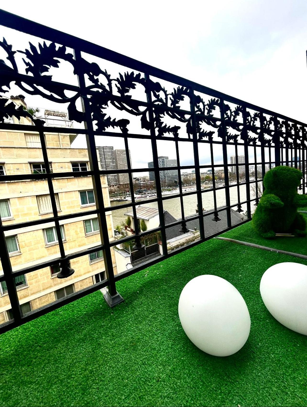 Apartamento Quai De Seine Tour Eiffel Trocadero París Exterior foto