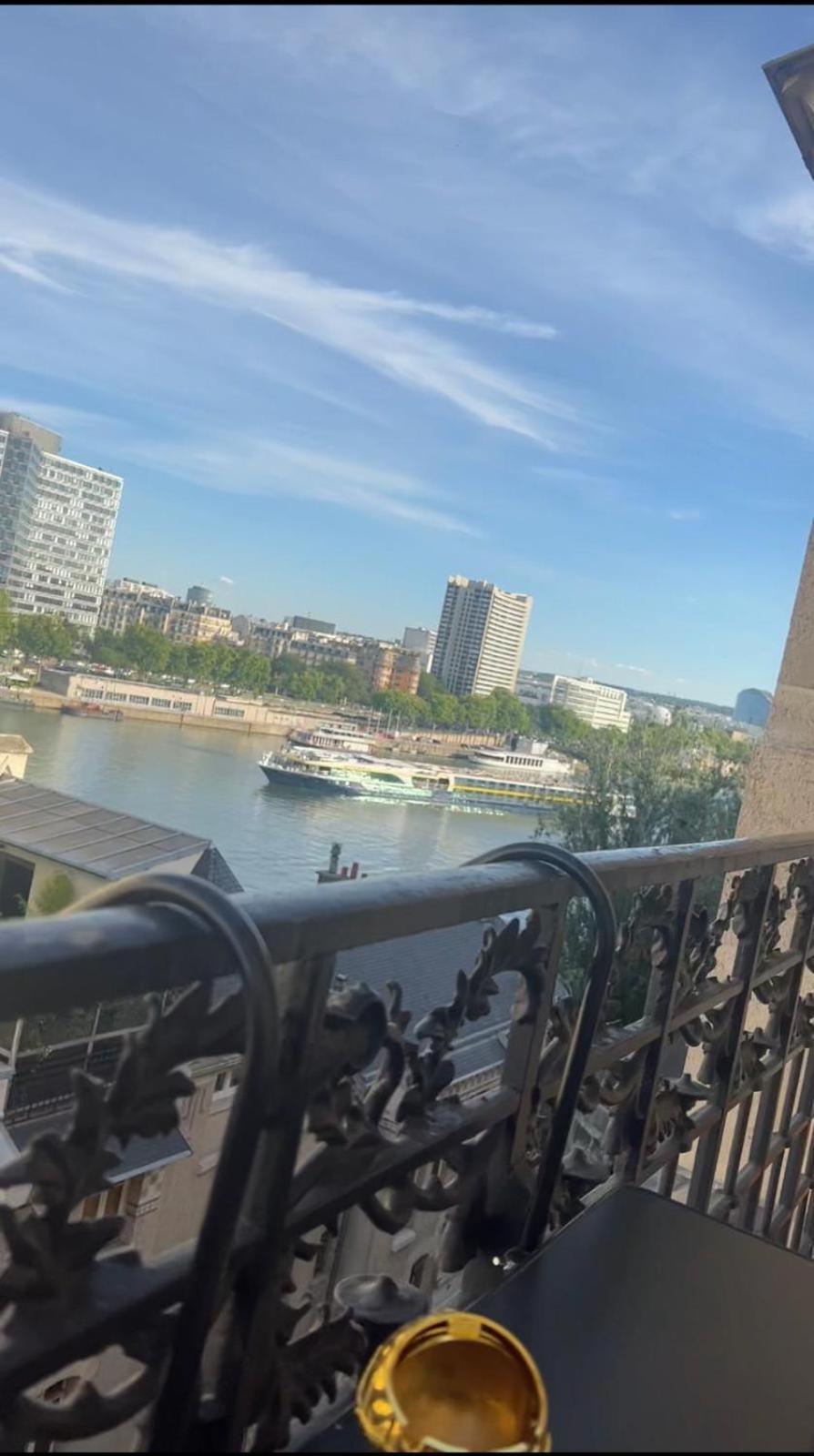 Apartamento Quai De Seine Tour Eiffel Trocadero París Exterior foto