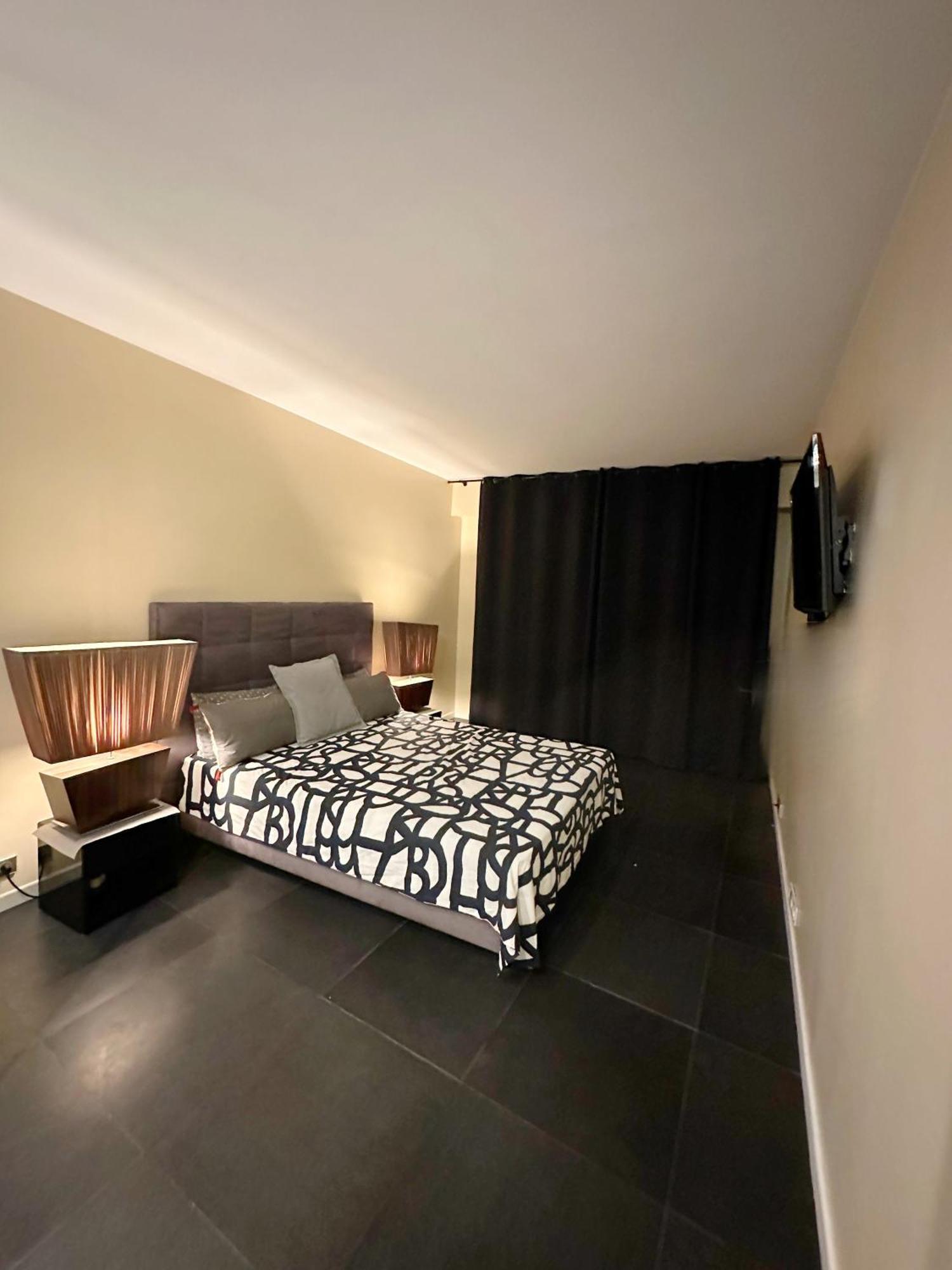 Apartamento Quai De Seine Tour Eiffel Trocadero París Exterior foto